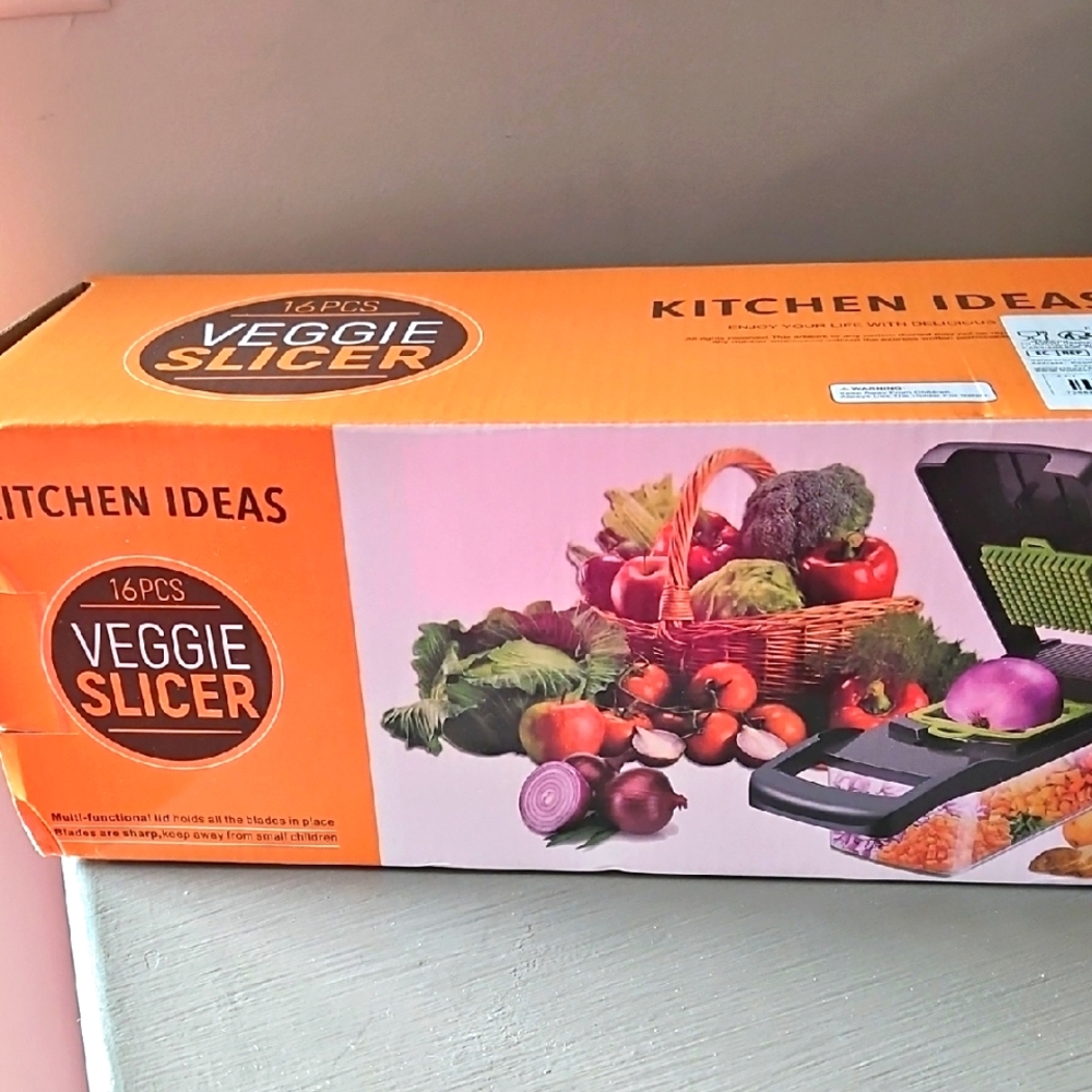 KITCHEN IDEAS NEW  16 PC VEGGIE SLICER, DICER